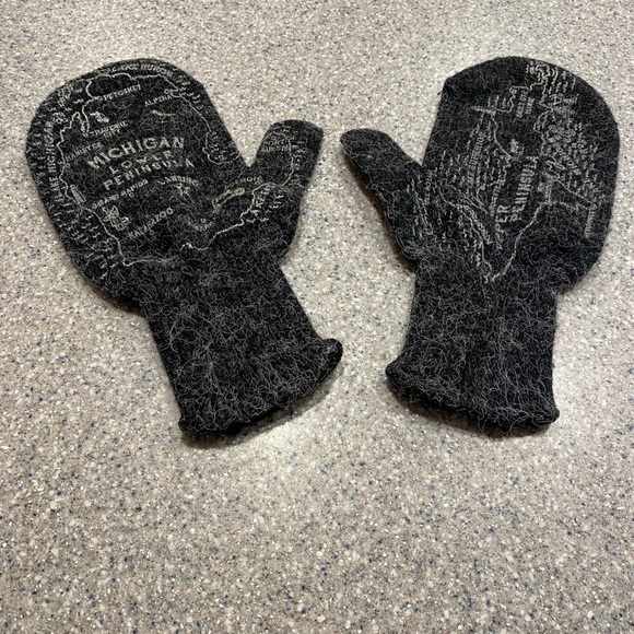 Michigan mittens, wool, warm and conversation piece! - Picture 4 of 6